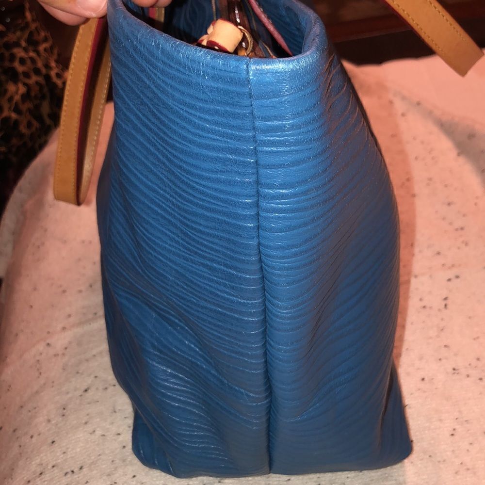 Dooney & Bourke Aqua Blue Tan Red Wavy Textured Leather Tote Purse - Picture 6 of 16